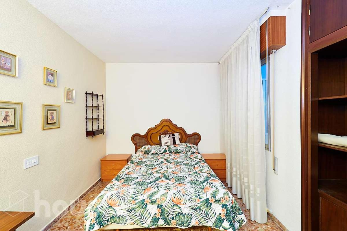 Lovely Bedroom In A Shared Apartment In The Center Of Аликанте Экстерьер фото