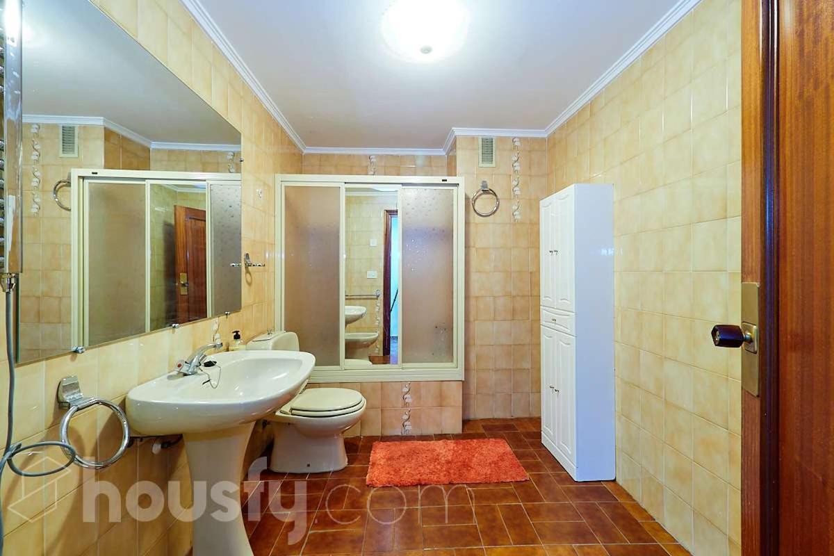 Lovely Bedroom In A Shared Apartment In The Center Of Аликанте Экстерьер фото